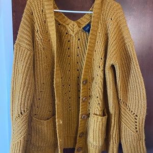 comfortable and barely worn knitted cardigan